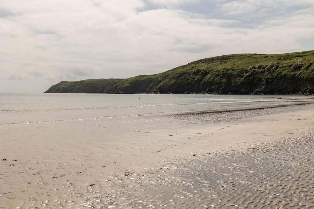 Plas Newydd With Swimming Pool, Fire Pit, And Log Fires Villa Rhiw Luaran gambar